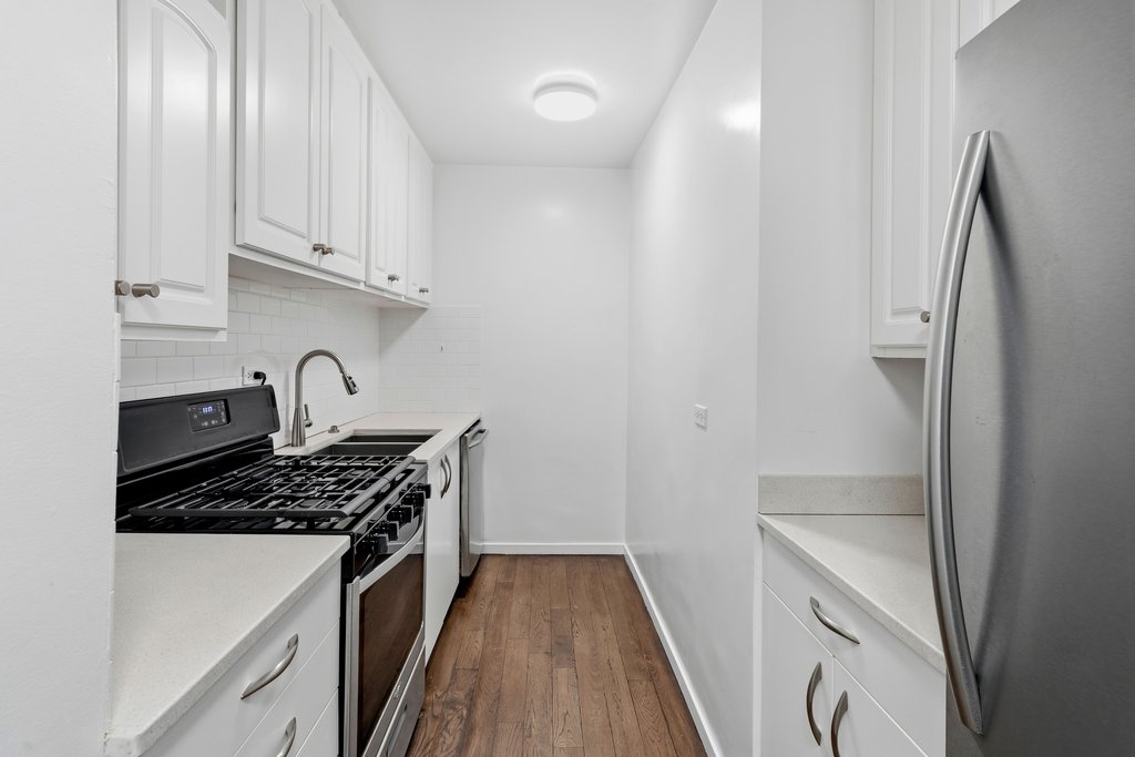 60 Sutton Place South, Unit 7KN photo 9