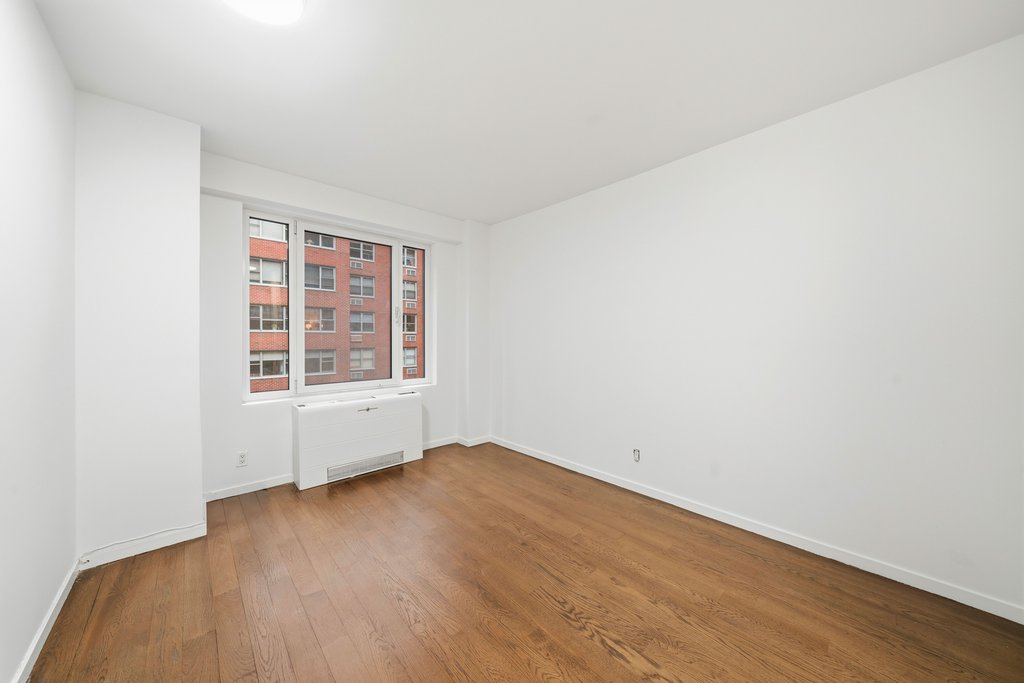 60 Sutton Place South, Unit 7KN photo 13