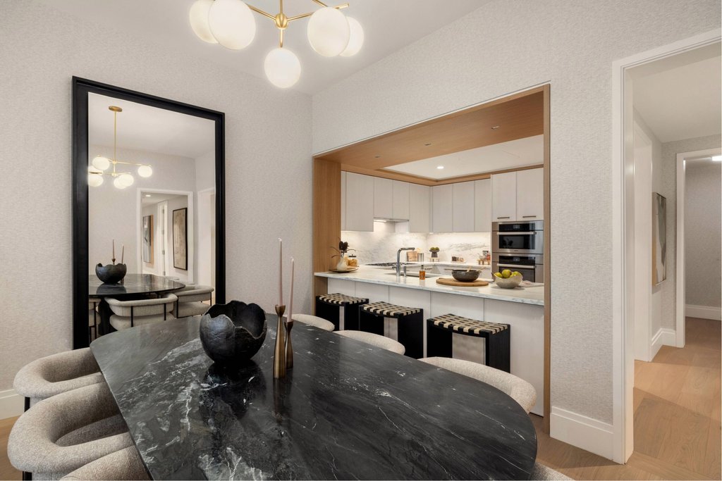 50 West 66th Street, Unit 17B photo 2