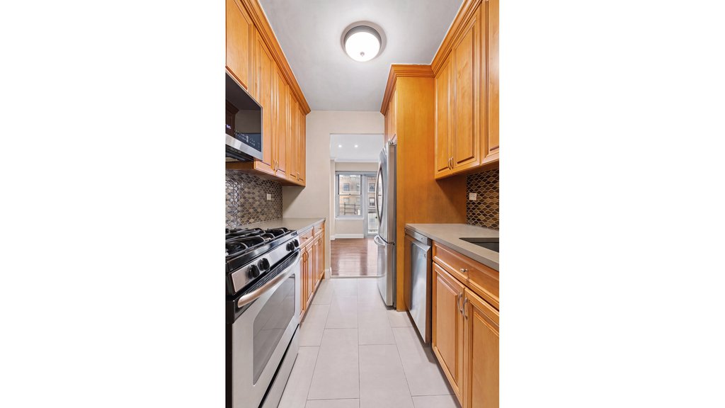 118 East 60th Street, Unit 8CD photo 5