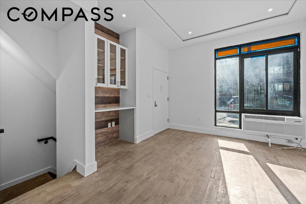 81 Suydam Street, Unit MULTI photo 3