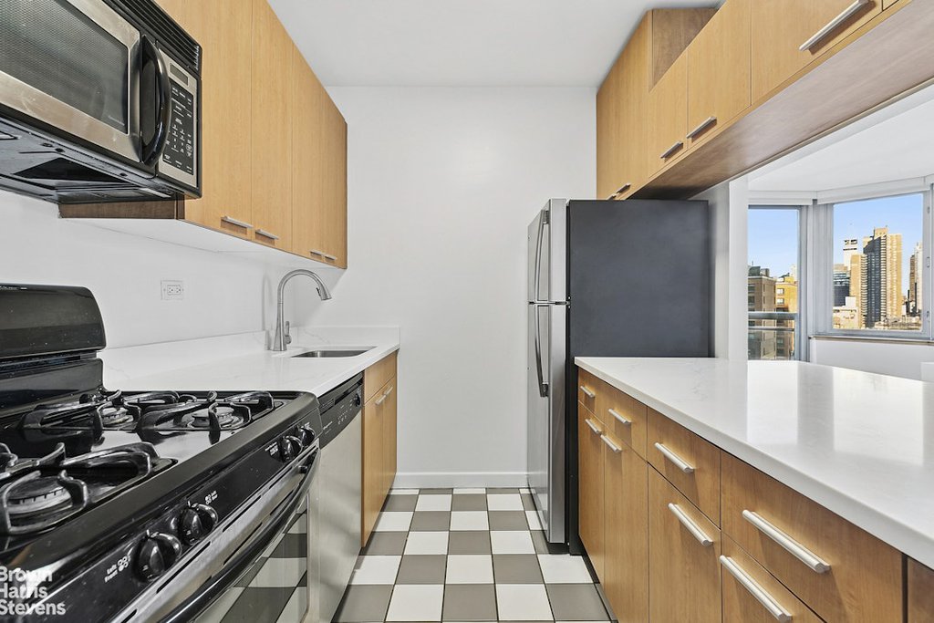 500 West 43rd Street, Unit 5G photo 3