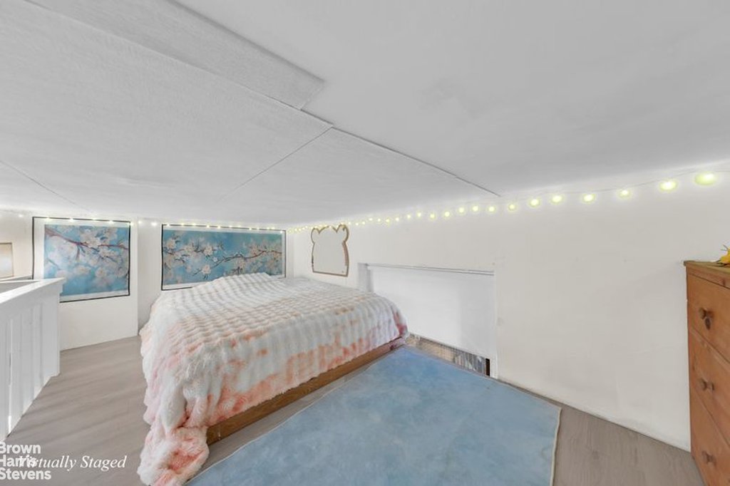 140 West 69th Street, Unit 61B photo 4