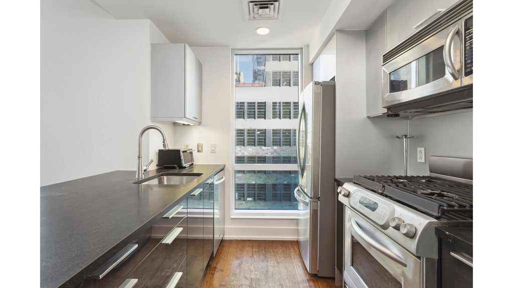 350 West 42nd Street, Unit 20F photo 3
