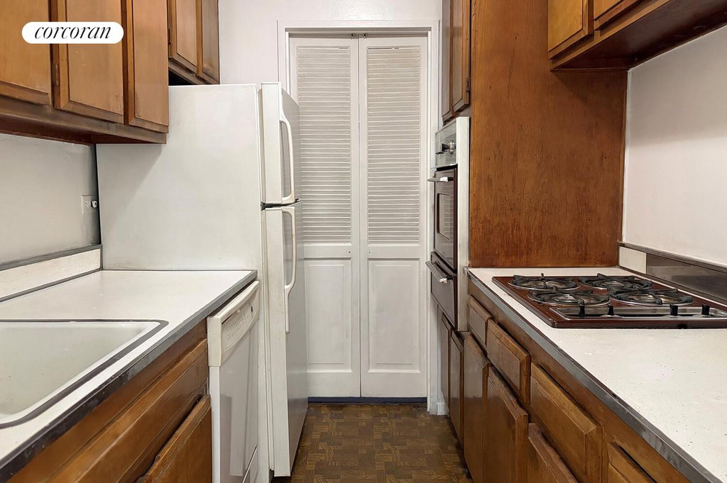 301 East 64th Street, Unit 2G photo 7