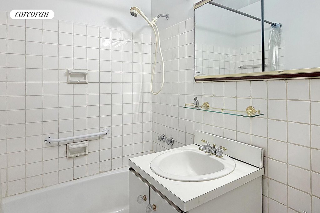 301 East 64th Street, Unit 2G photo 9