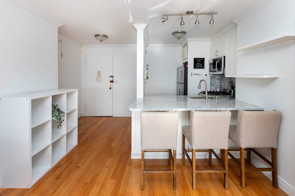 153 East 57th Street, Unit 6G photo 4