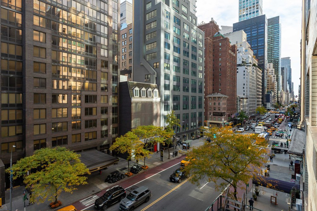 153 East 57th Street, Unit 6G photo 8