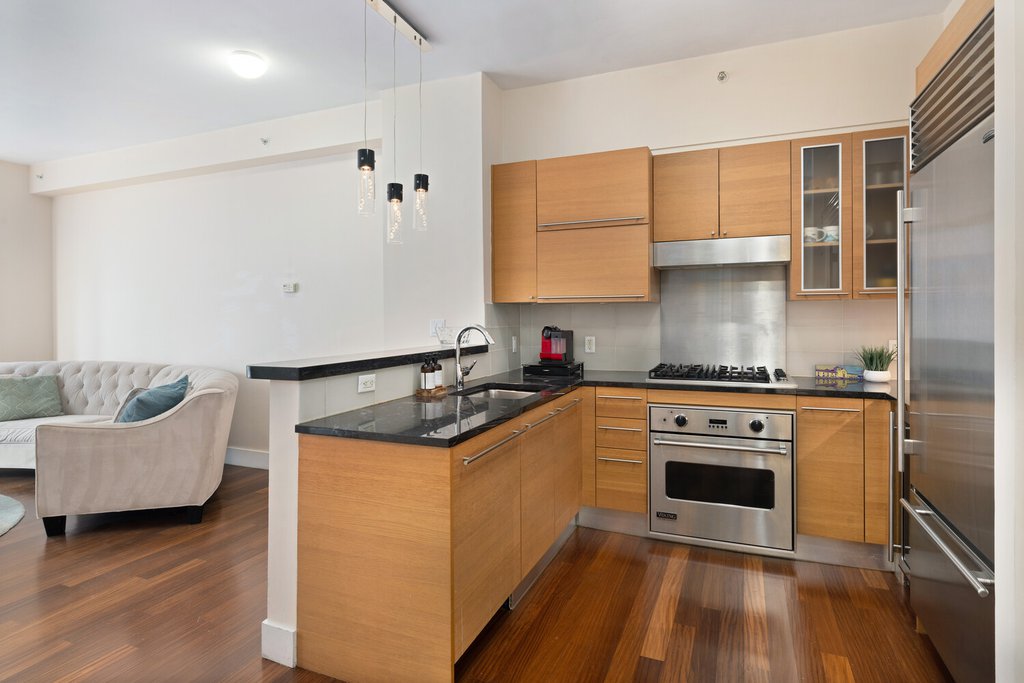 10 West End Avenue, Unit 4D photo 3