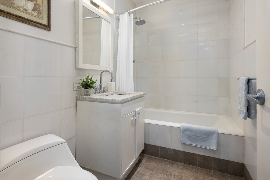 10 West End Avenue, Unit 4D photo 5