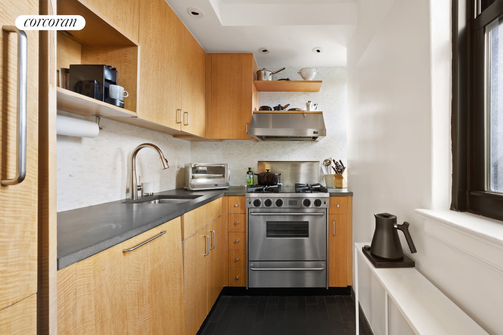 200 East 16th Street, Unit 8DE photo 2