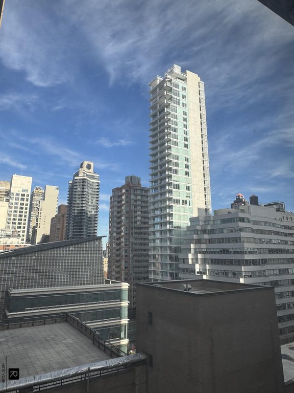 153 East 57th Street, Unit 21B photo 8