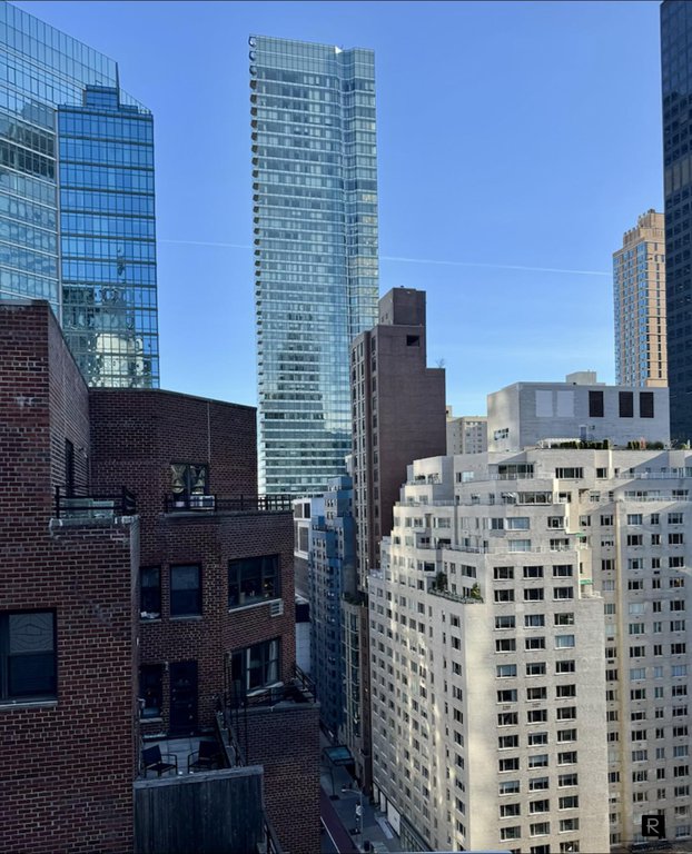 153 East 57th Street, Unit 21B photo 10