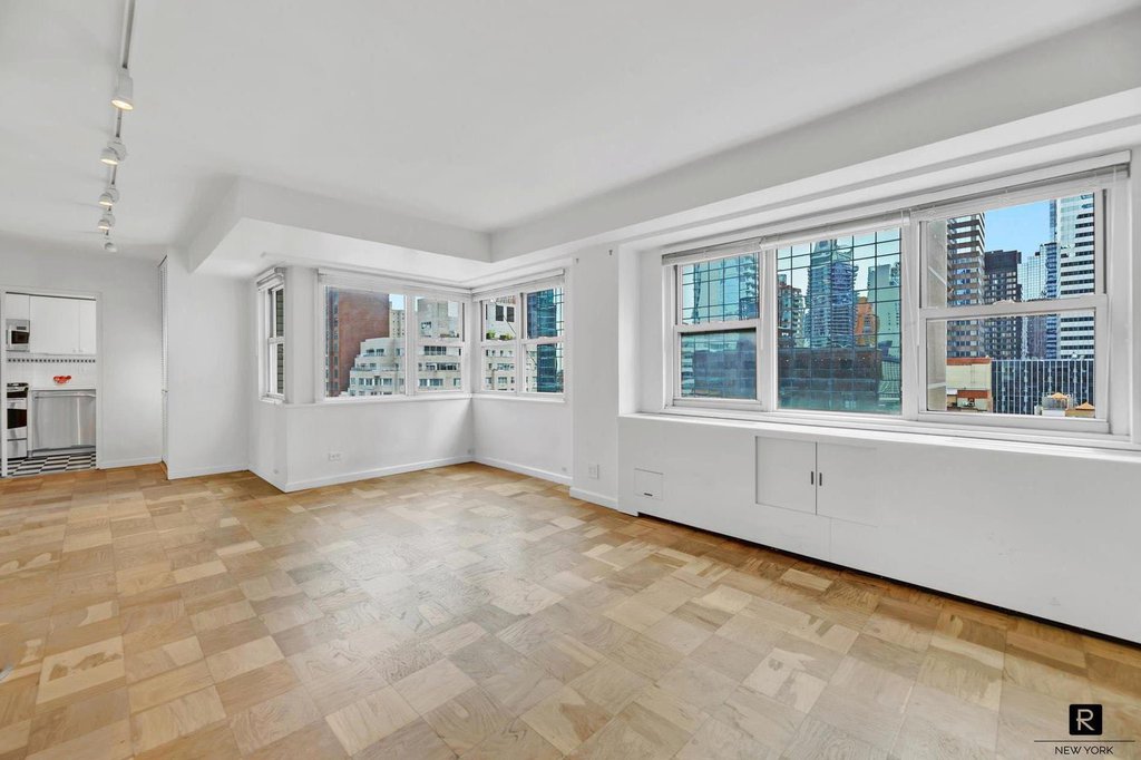 153 East 57th Street, Unit 21B