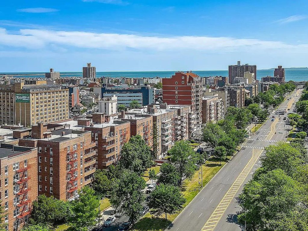 2727 Ocean Parkway, Unit E22 photo 2
