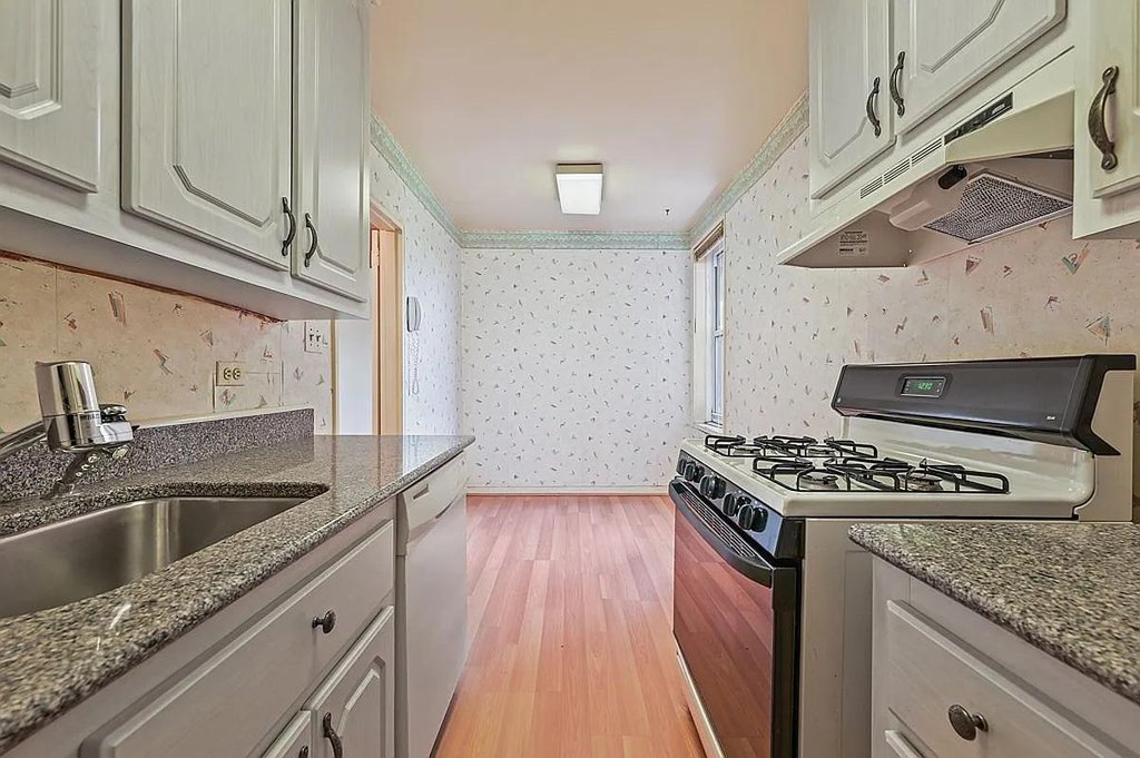 2727 Ocean Parkway, Unit E22 photo 11