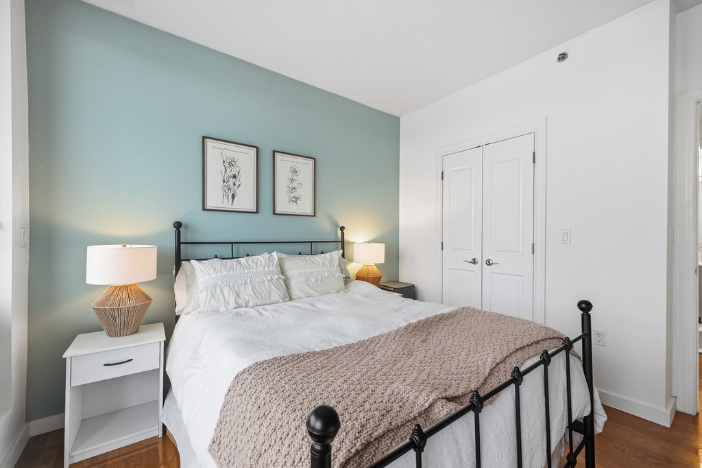 5-49 Borden Avenue, Unit J6 photo 7