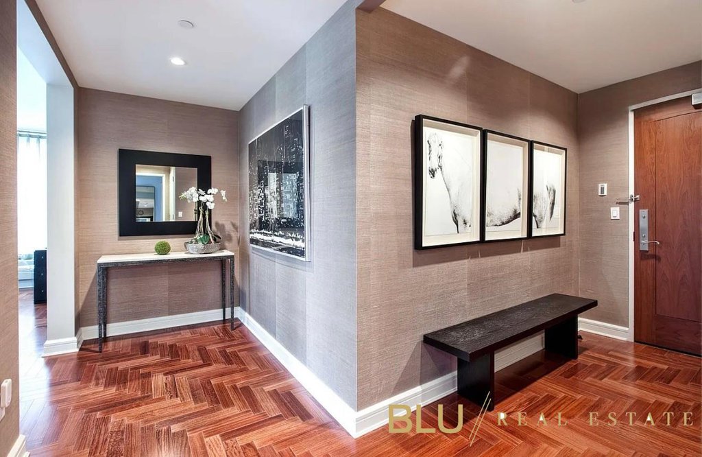 240 Riverside Boulevard, Unit 17BC photo 2