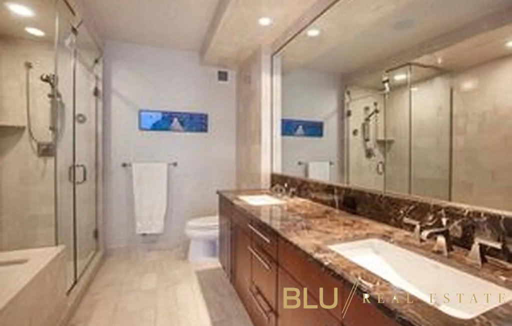 240 Riverside Boulevard, Unit 17BC photo 5