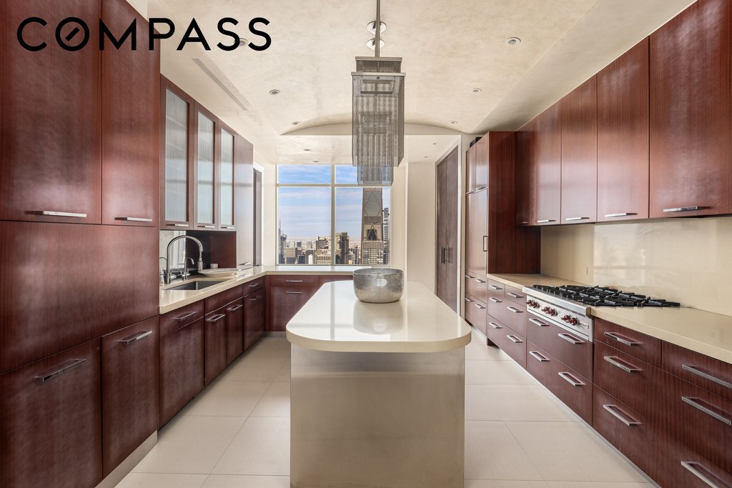 845 United Nations Plaza, Unit 86B photo 5