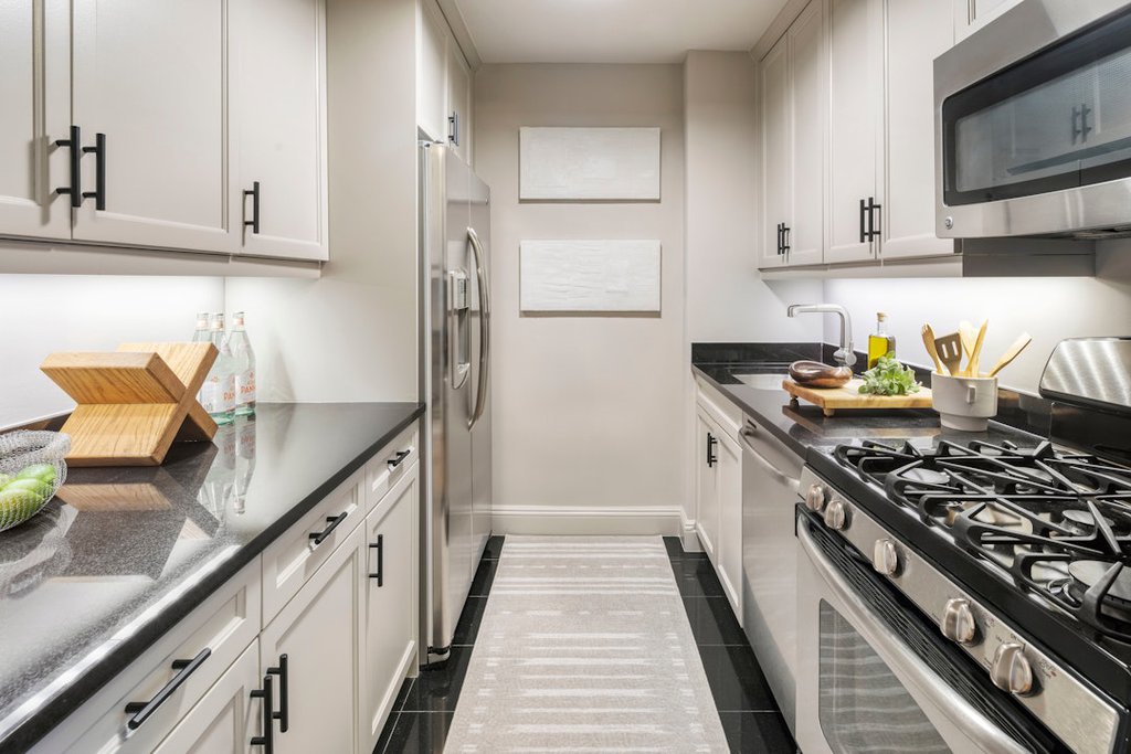155 West 68th Street, Unit 1922 photo 3