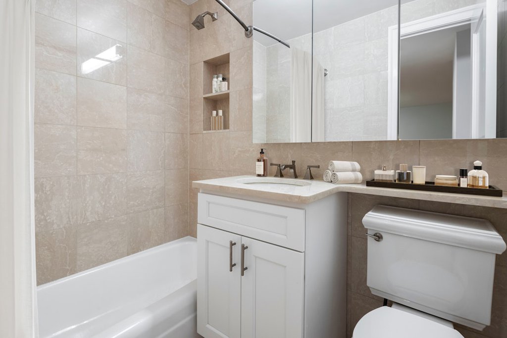 155 West 68th Street, Unit 1922 photo 8