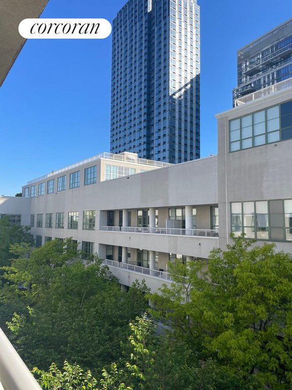 184 Kent Avenue, Unit A602 photo 2