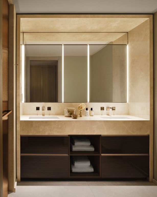 685 Fifth Avenue, Unit 17D photo 4