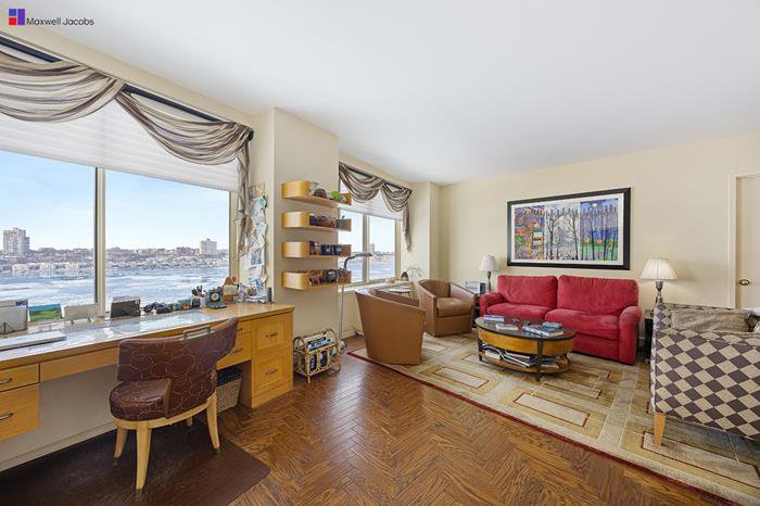 200 Riverside Boulevard, Unit 10L photo 2