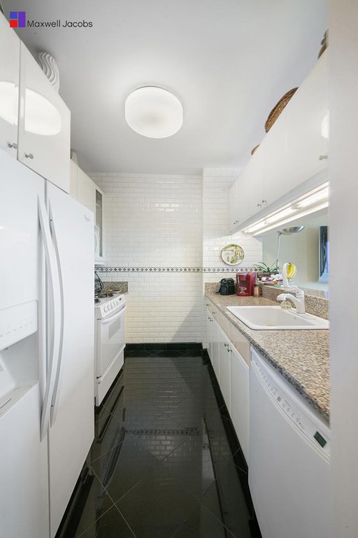 200 Riverside Boulevard, Unit 10L photo 4