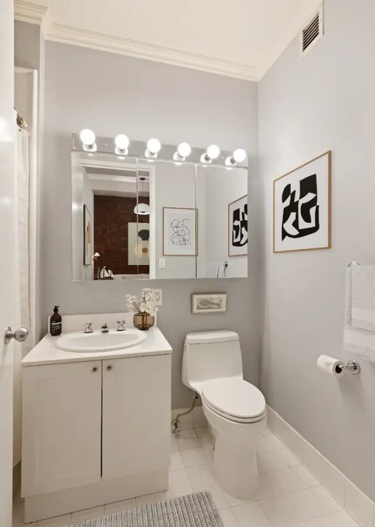 252 Seventh Avenue, Unit 5T photo 4