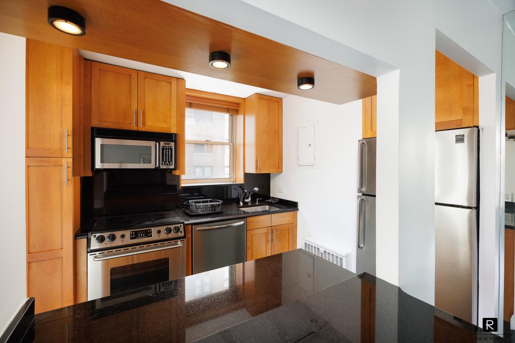 137 East 36th Street, Unit 6G photo 7