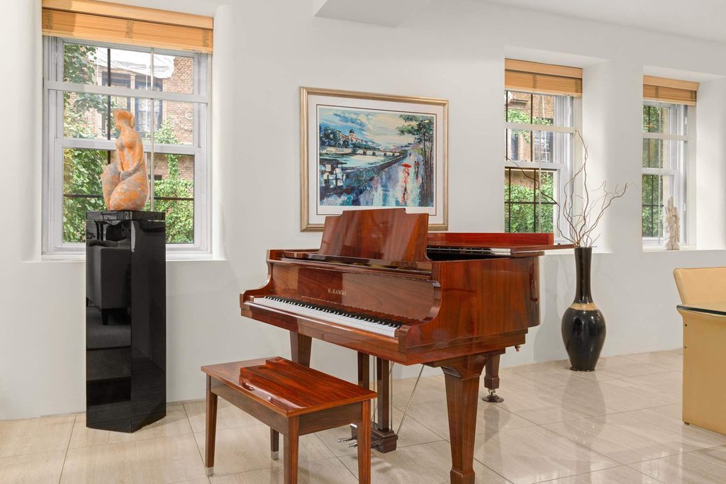 860 Park Avenue, Unit 3 photo 3