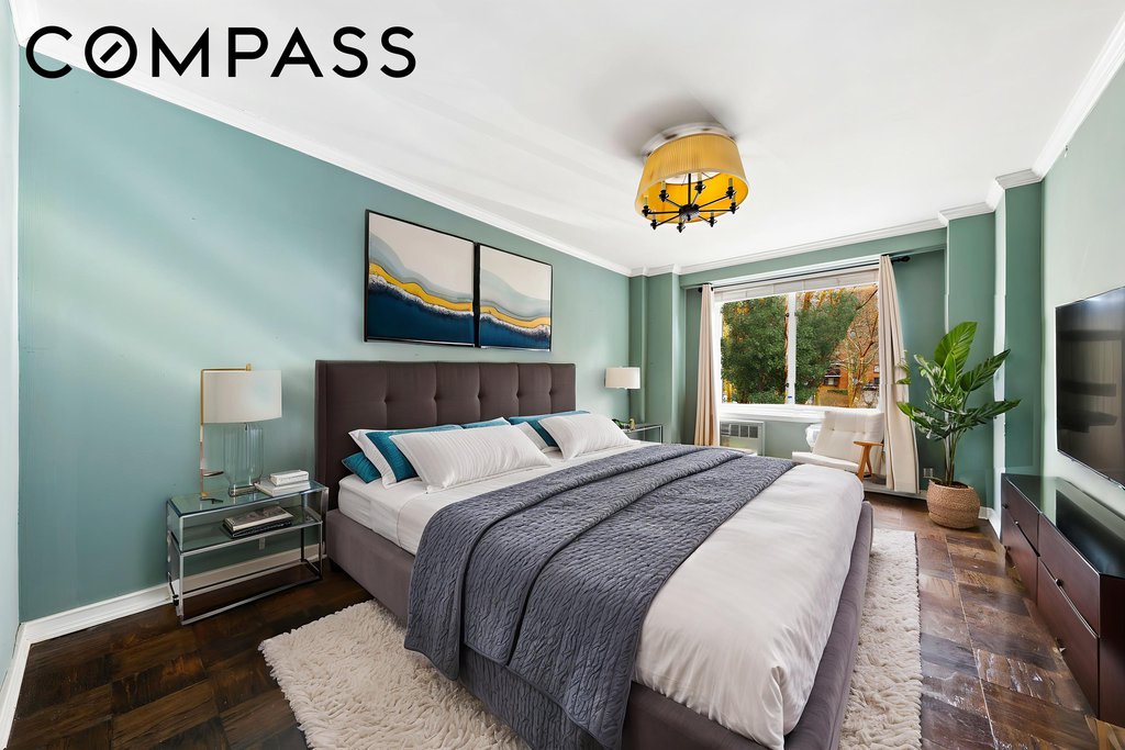 392 Central Park West, Unit 2N photo 4