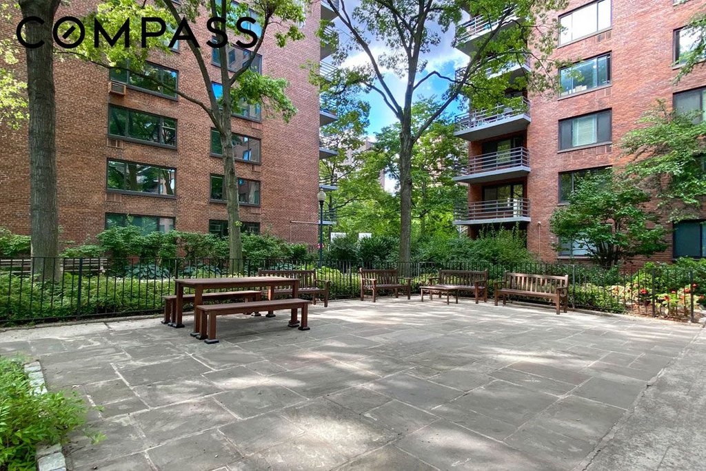 392 Central Park West, Unit 2N photo 9