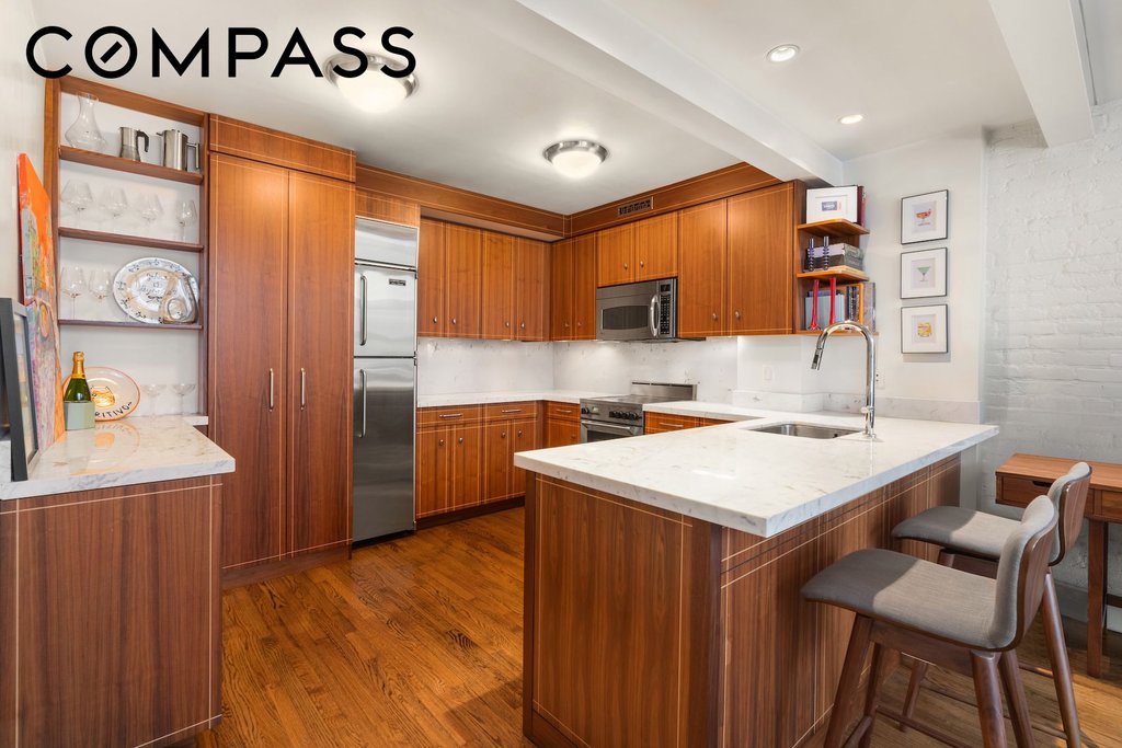 31 West 16th Street, Unit 2 photo 4