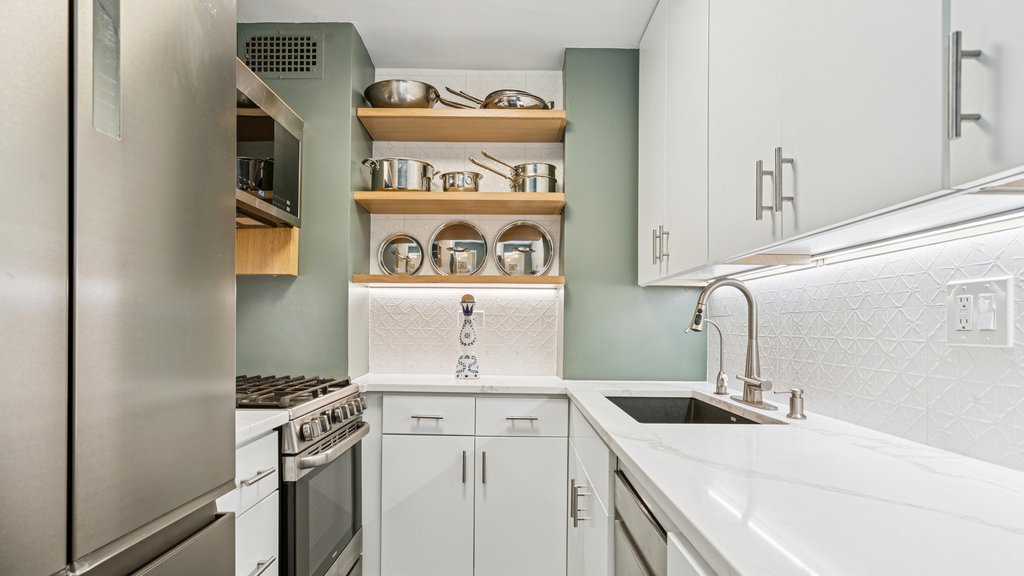 333 East 66th Street, Unit 5R