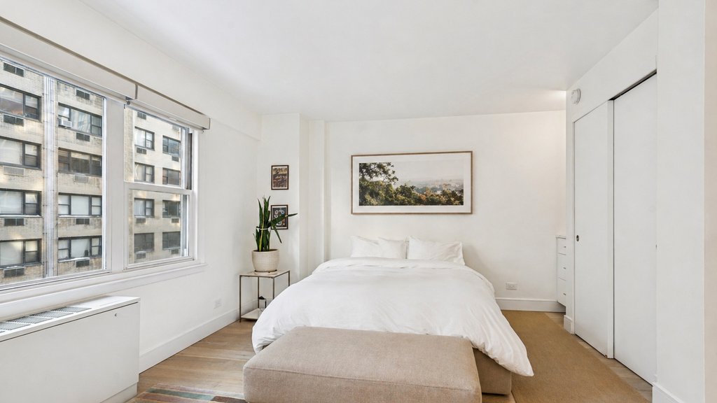 333 East 66th Street, Unit 5R photo 2