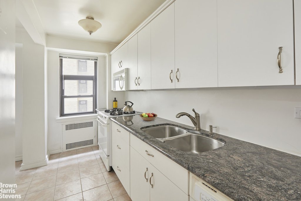 860 Fifth Avenue, Unit 8FG photo 4