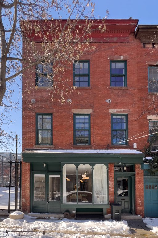 54 Hudson Avenue