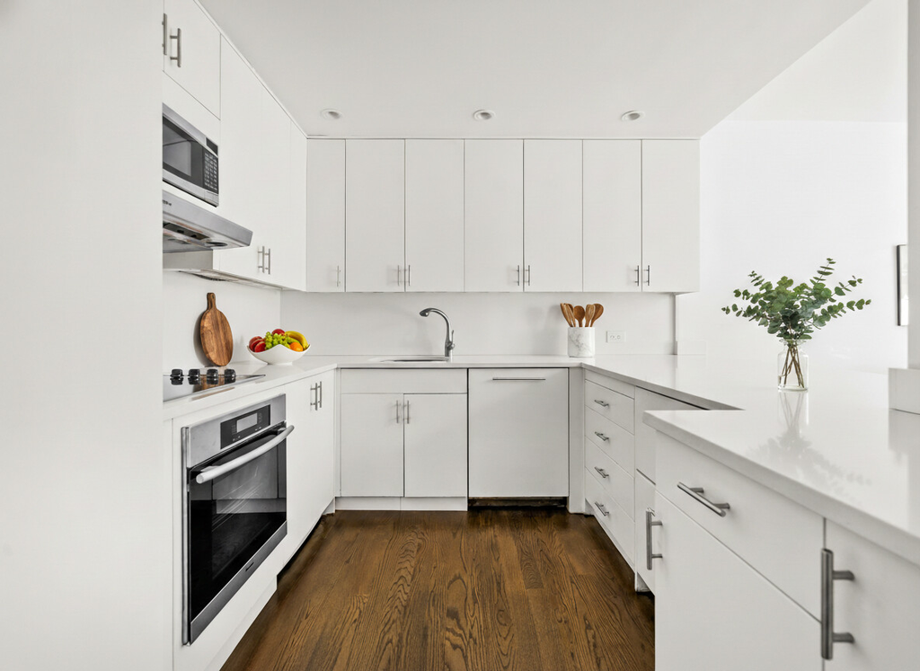 146 West 57th Street, Unit 37E photo 3
