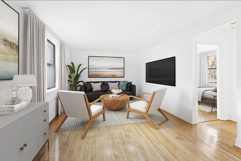 305 West 18th Street, Unit 2F