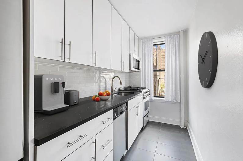 305 West 18th Street, Unit 2F photo 5