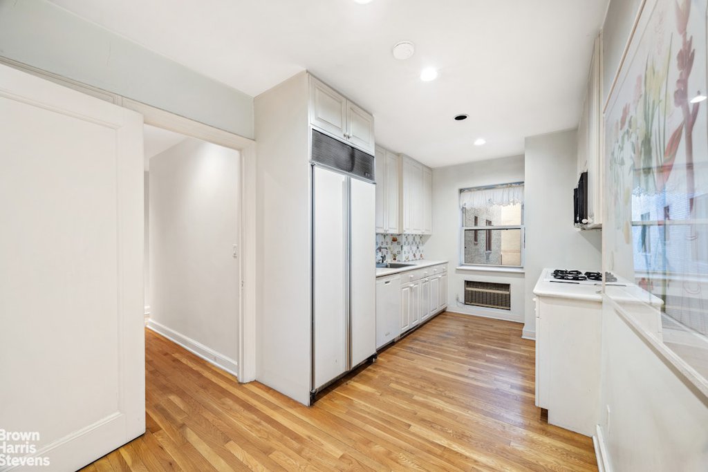 1075 Park Avenue, Unit 3D photo 7