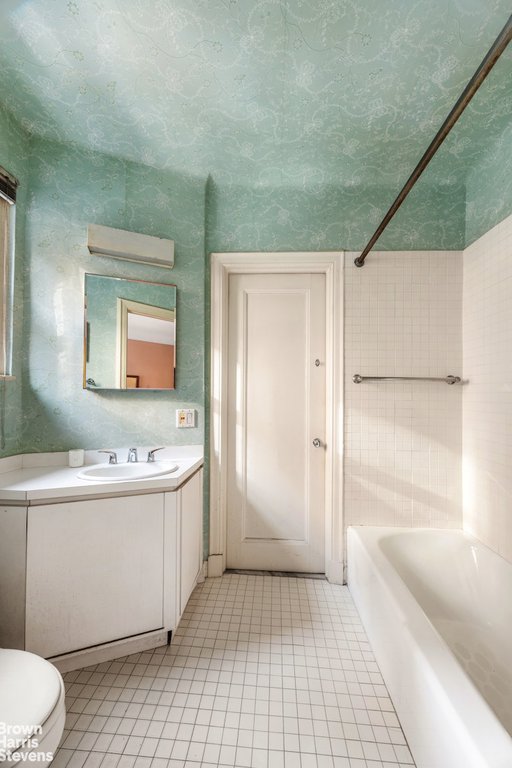 1075 Park Avenue, Unit 3D photo 18