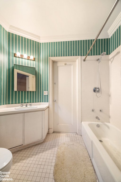 1075 Park Avenue, Unit 3D photo 19