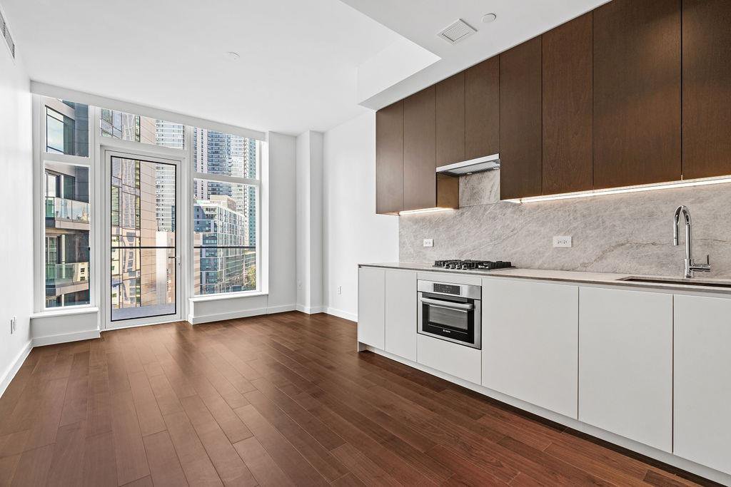 27-20 42nd Road, Unit 8J