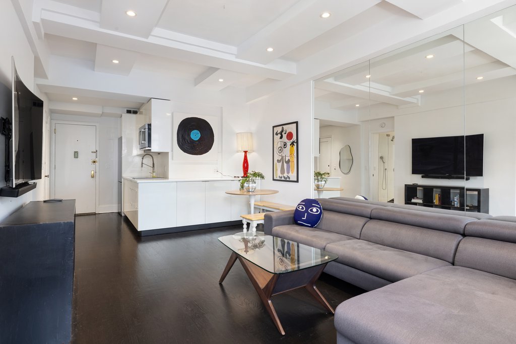 24 Fifth Avenue, Unit 1609 photo 3