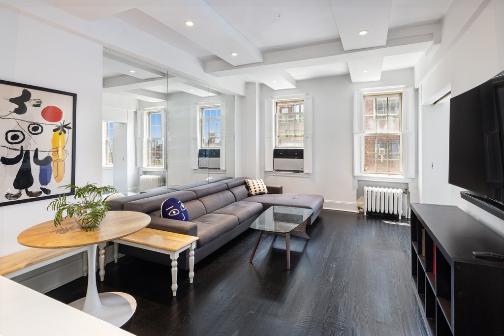 24 Fifth Avenue, Unit 1609 photo 4