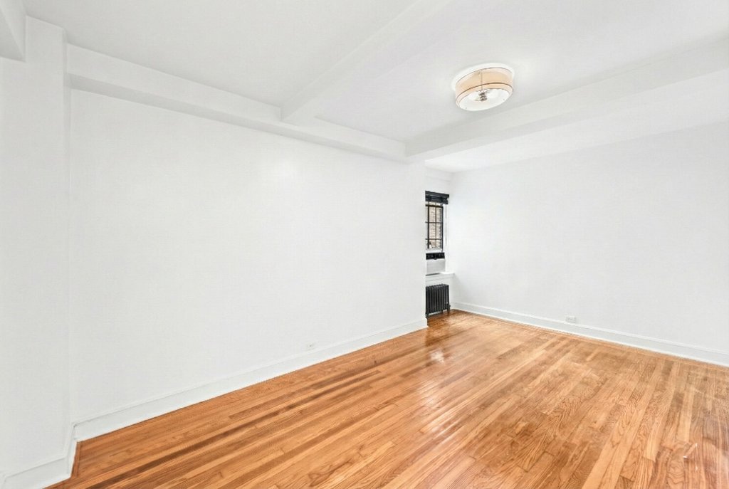 25 Tudor City Place, Unit 1009 photo 4